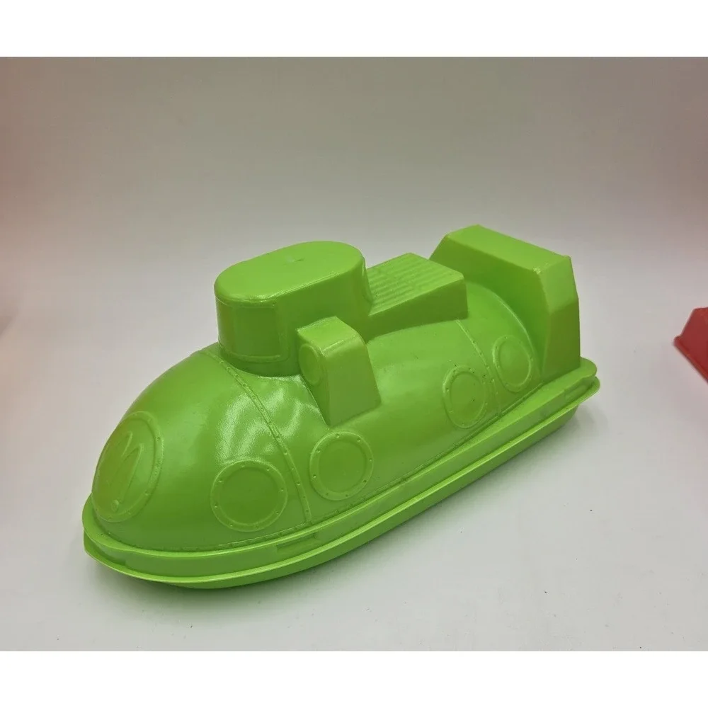 READ RARE  '82 '83 McDonald's Space Ship Caboose Sub Train Plastic Discoloration